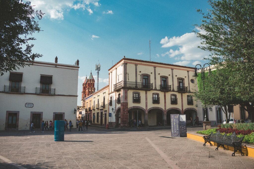 plaza de armas en la capital de Queretaro